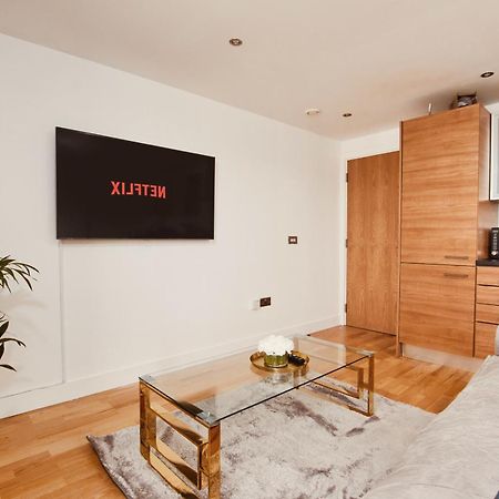 King Deluxe City Apt Large Balcony& Free Parking! Leeds  Exterior photo