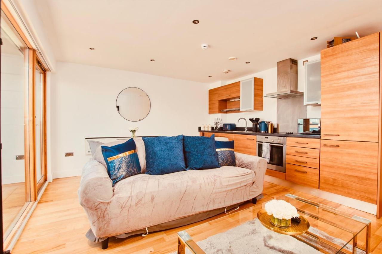 King Deluxe City Apt Large Balcony& Free Parking! Leeds  Exterior photo